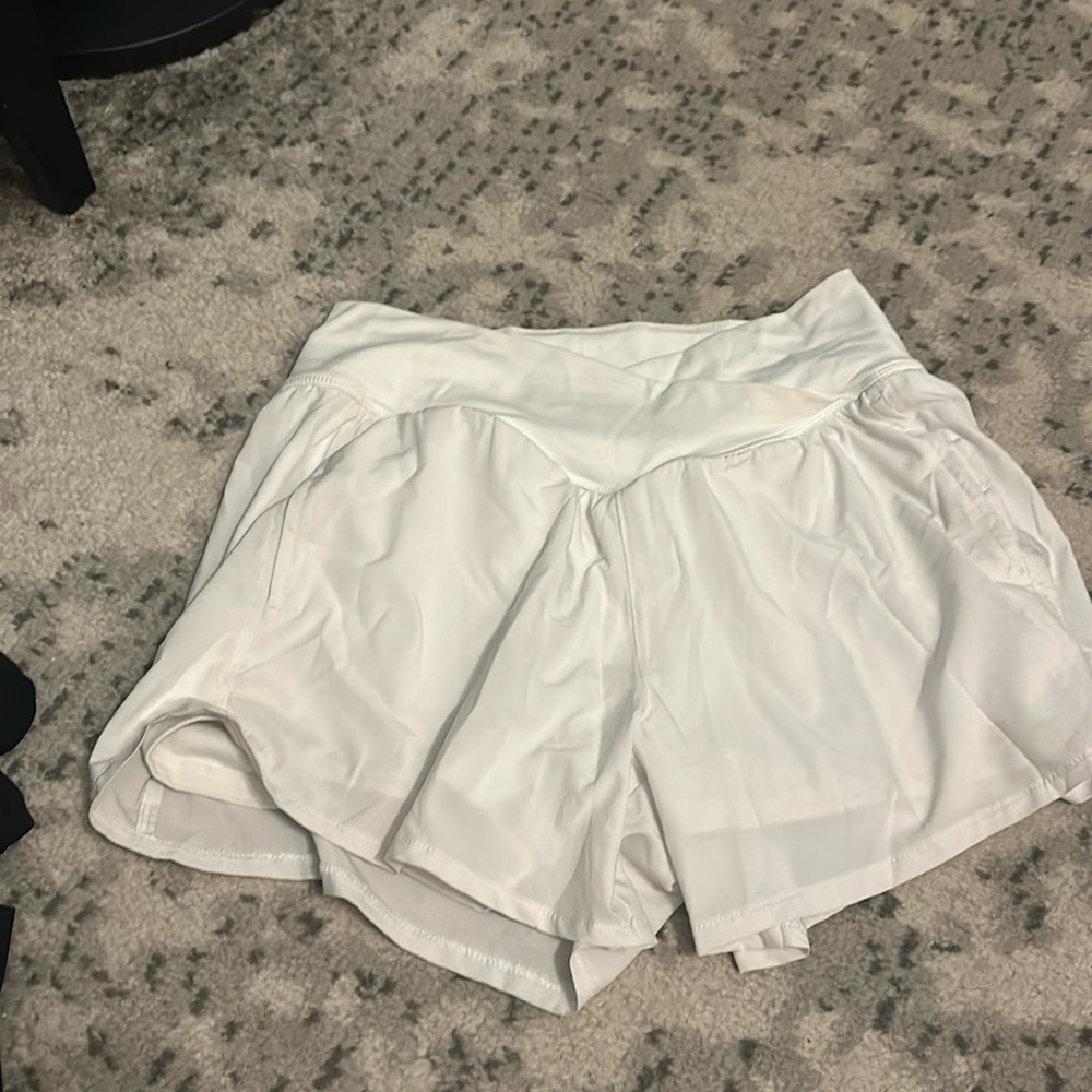 Halara White Size Medium Shorts - image 1